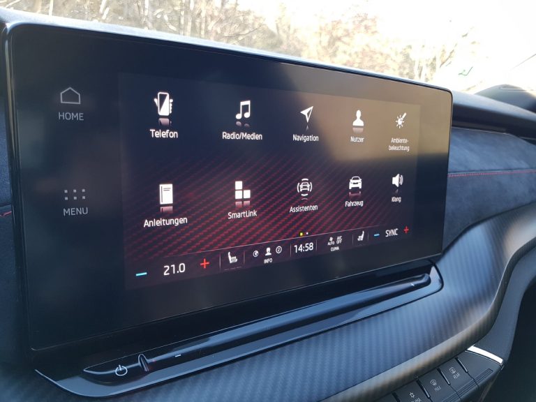 Octavia-RS-display