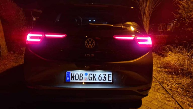 VW Id.3 Heckleuchten bei Nacht