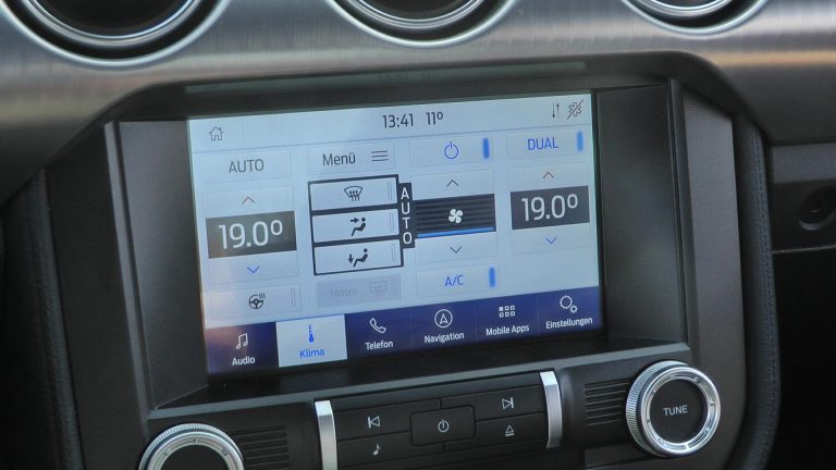 Ford Mustang Bullitt Display Klimaanlage