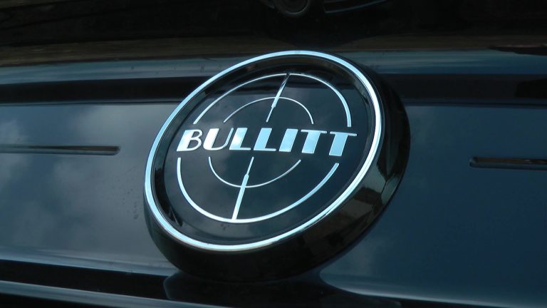 Ford Mustang Bullitt Logo Heck