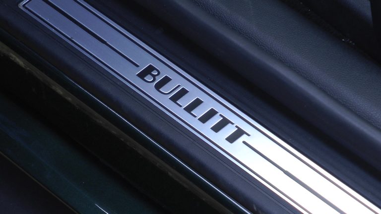 Ford Mustang Bullitt Schwelle Schriftzug